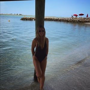 Meet your Posher, Niki